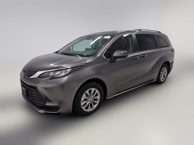 2023 Toyota Sienna LE