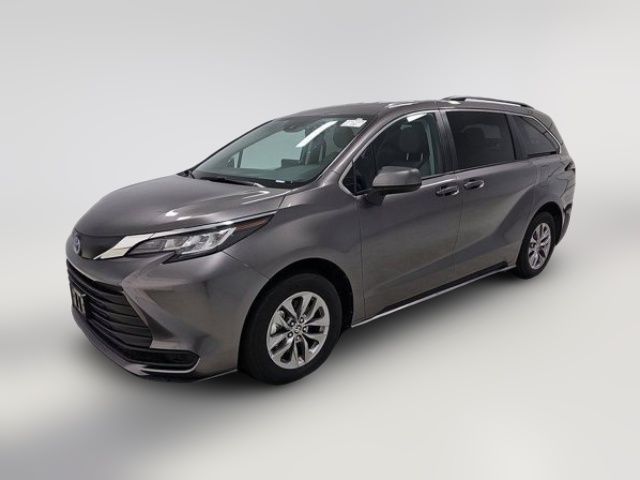 2023 Toyota Sienna LE