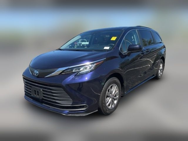 2023 Toyota Sienna LE