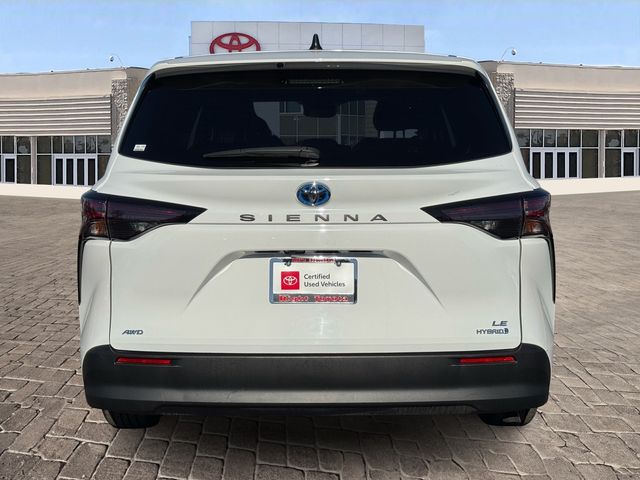 2023 Toyota Sienna LE