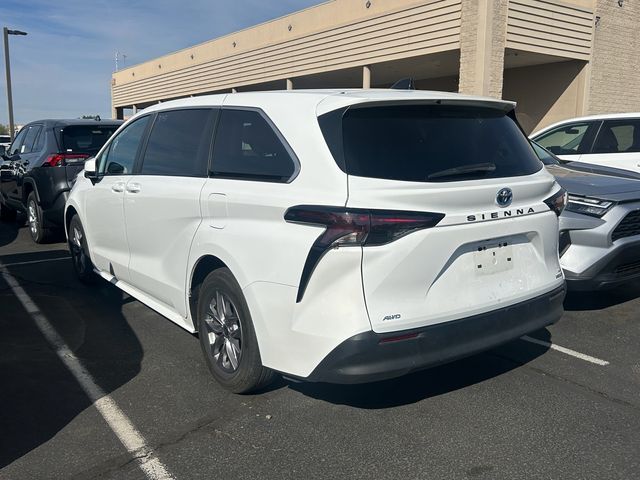 2023 Toyota Sienna LE