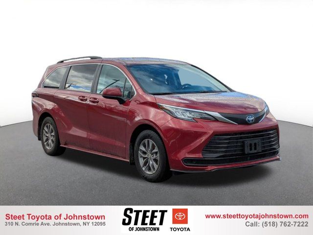 2023 Toyota Sienna LE