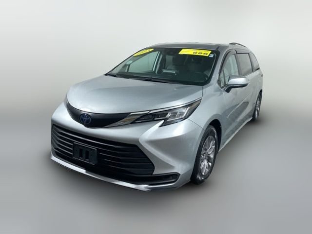 2023 Toyota Sienna LE