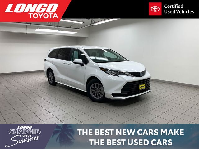 2023 Toyota Sienna LE