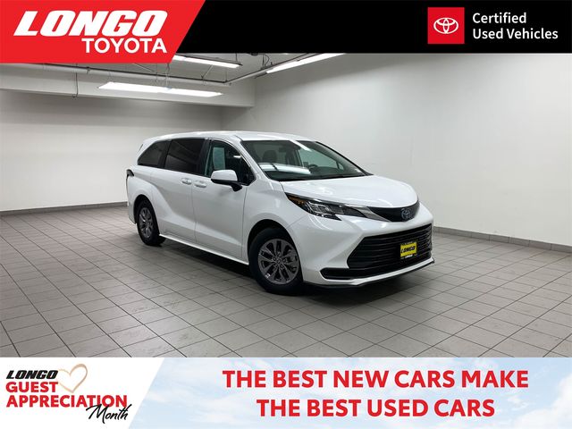 2023 Toyota Sienna LE