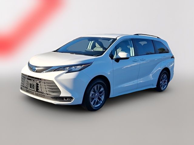 2023 Toyota Sienna LE