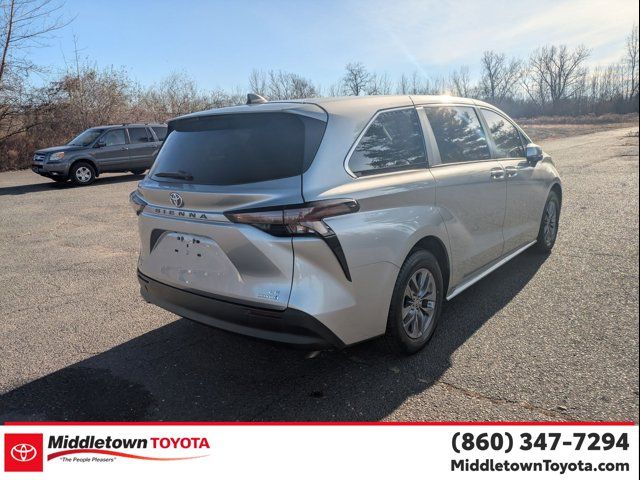 2023 Toyota Sienna LE