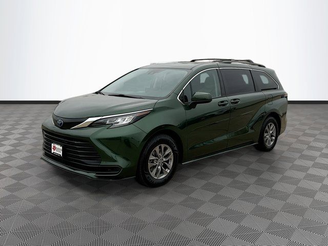 2023 Toyota Sienna LE