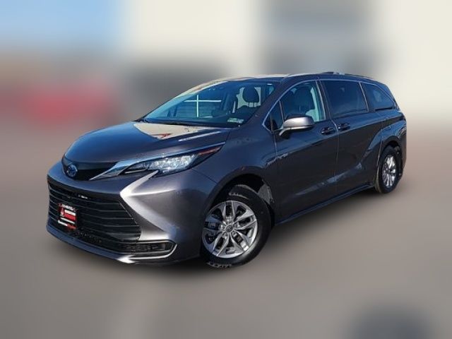 2023 Toyota Sienna LE