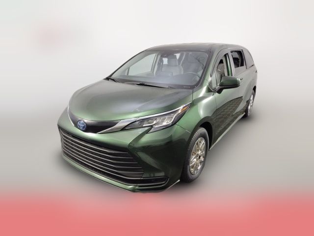 2023 Toyota Sienna LE