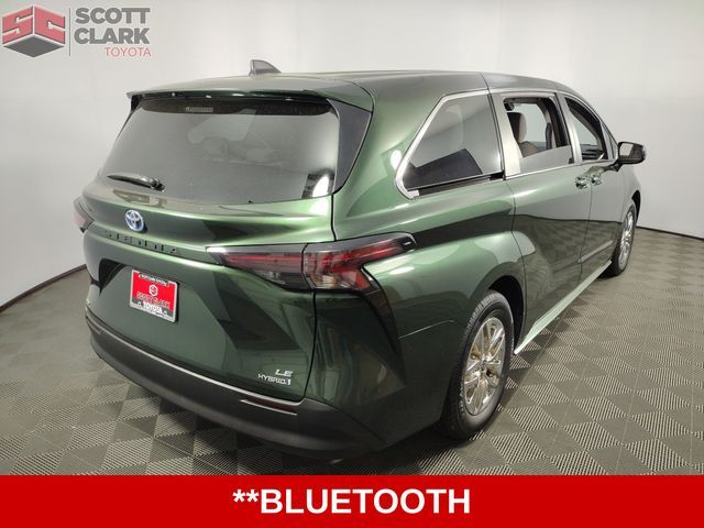 2023 Toyota Sienna LE
