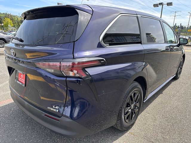 2023 Toyota Sienna LE