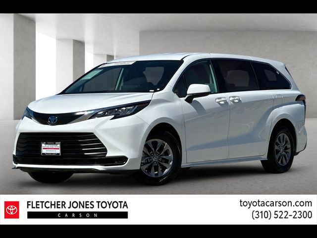 2023 Toyota Sienna LE