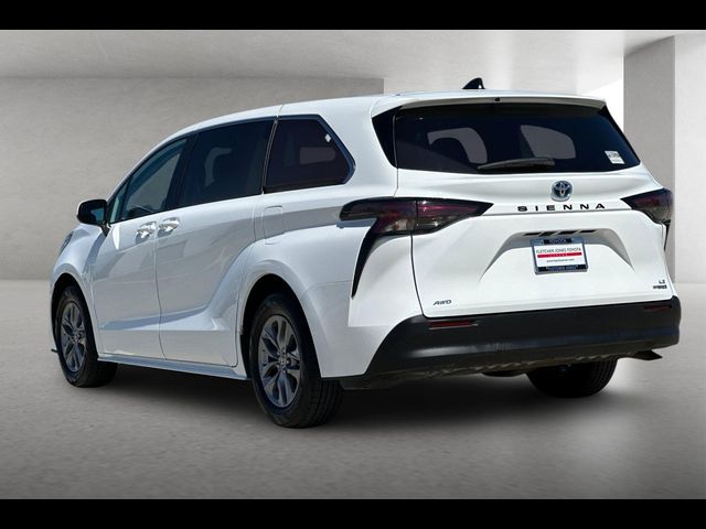 2023 Toyota Sienna LE