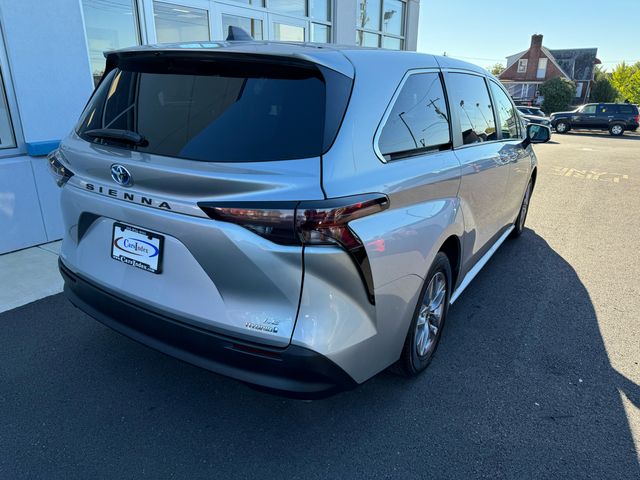 2023 Toyota Sienna LE