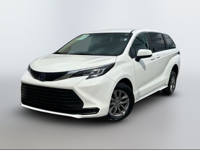 2023 Toyota Sienna LE