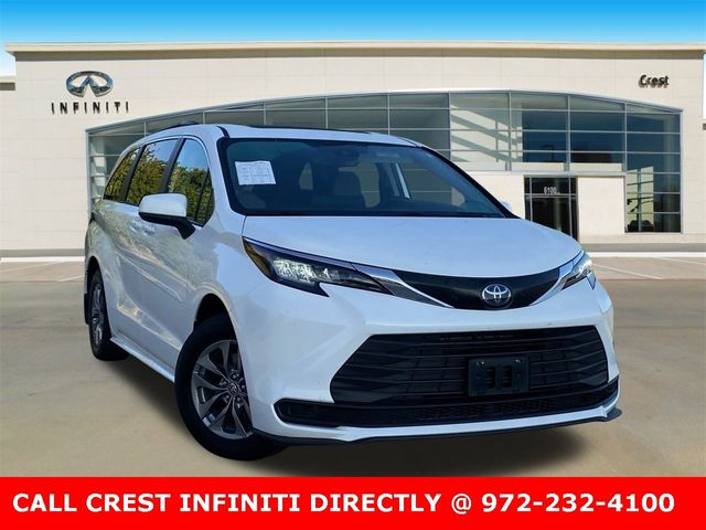 2023 Toyota Sienna LE