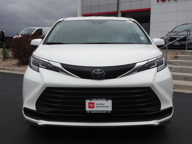 2023 Toyota Sienna LE