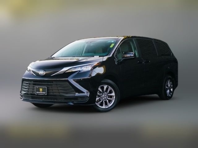 2023 Toyota Sienna LE