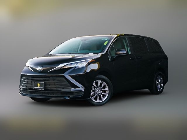 2023 Toyota Sienna LE