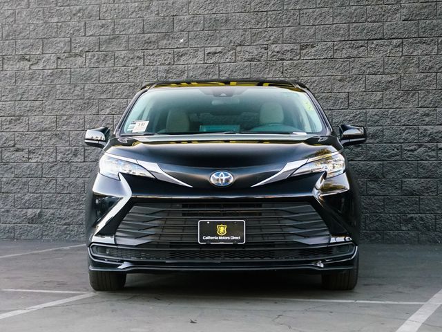 2023 Toyota Sienna LE