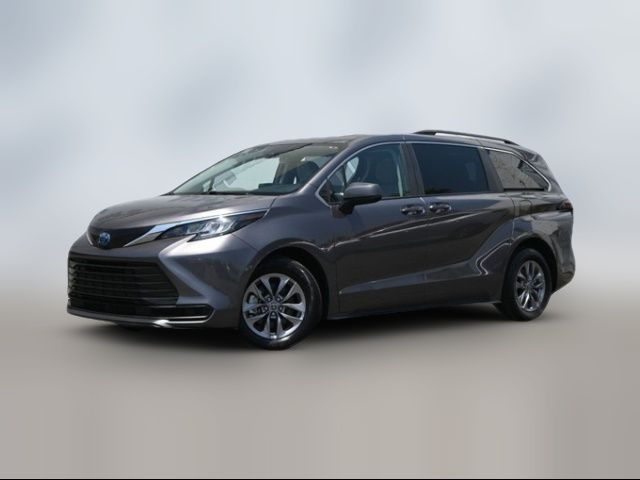 2023 Toyota Sienna LE