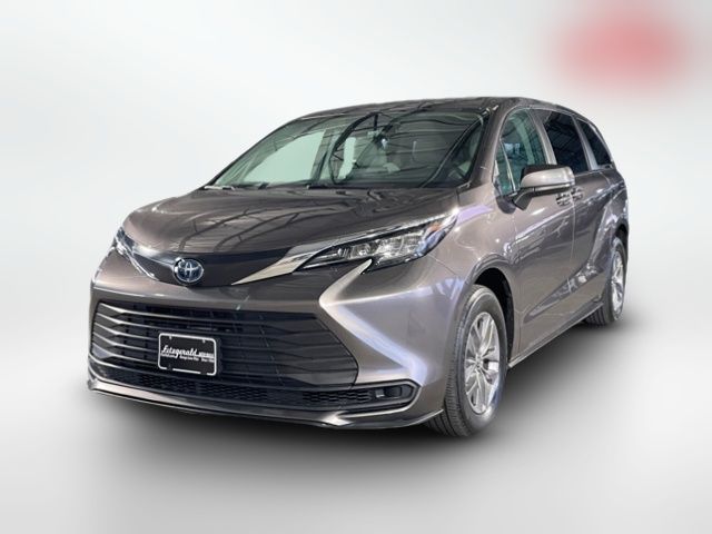 2023 Toyota Sienna LE