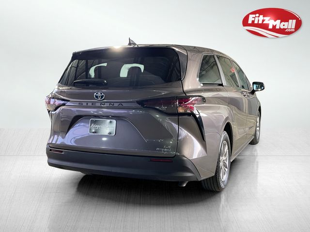 2023 Toyota Sienna LE