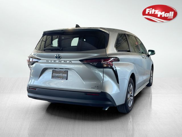2023 Toyota Sienna LE
