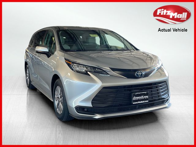 2023 Toyota Sienna LE