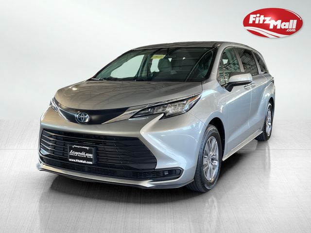 2023 Toyota Sienna LE