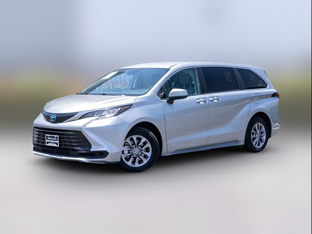 2023 Toyota Sienna LE
