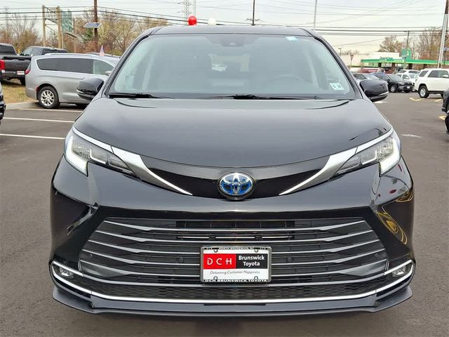 2023 Toyota Sienna Limited