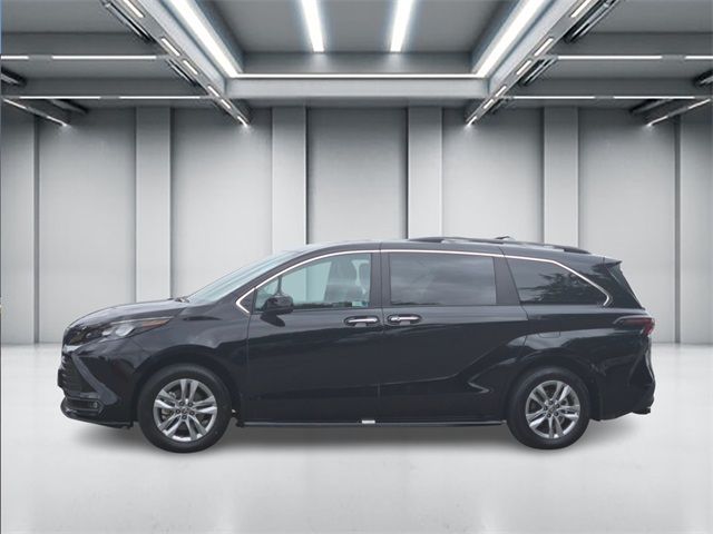 2023 Toyota Sienna Woodland Edition
