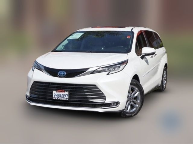 2023 Toyota Sienna Limited