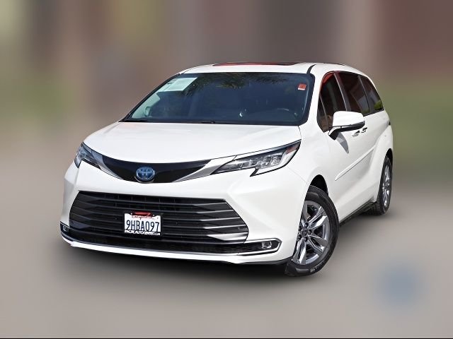 2023 Toyota Sienna Limited