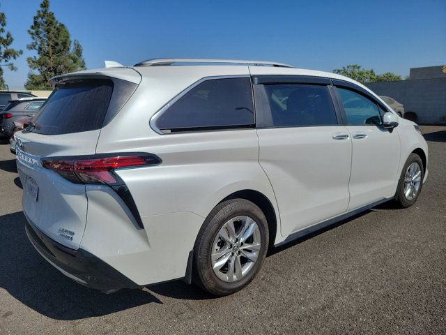 2023 Toyota Sienna Limited