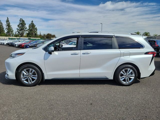 2023 Toyota Sienna Limited