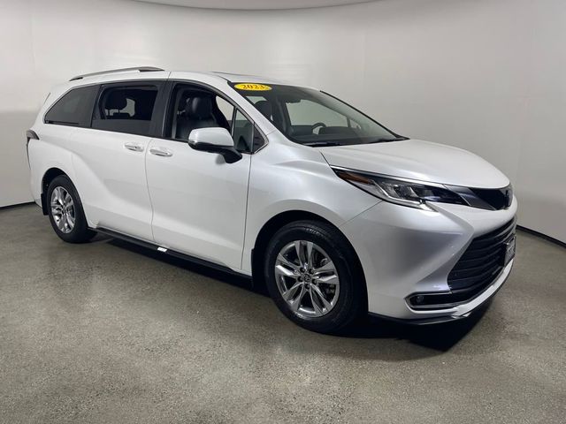 2023 Toyota Sienna Limited