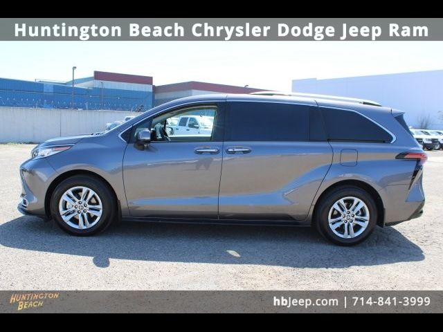 2023 Toyota Sienna Limited
