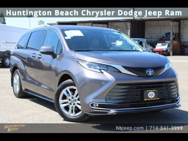 2023 Toyota Sienna Limited