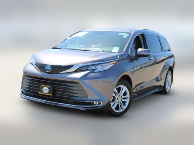 2023 Toyota Sienna Limited