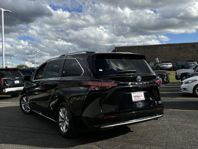 2023 Toyota Sienna Limited