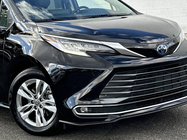 2023 Toyota Sienna Limited