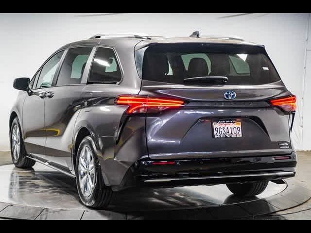 2023 Toyota Sienna Limited