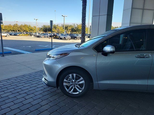 2023 Toyota Sienna Limited