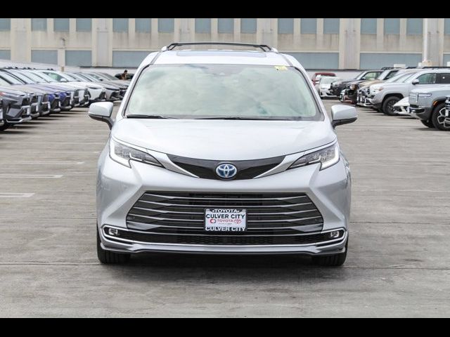 2023 Toyota Sienna Limited