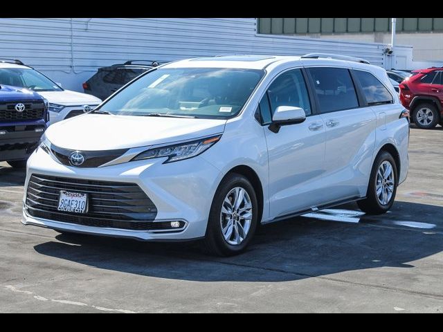 2023 Toyota Sienna Limited