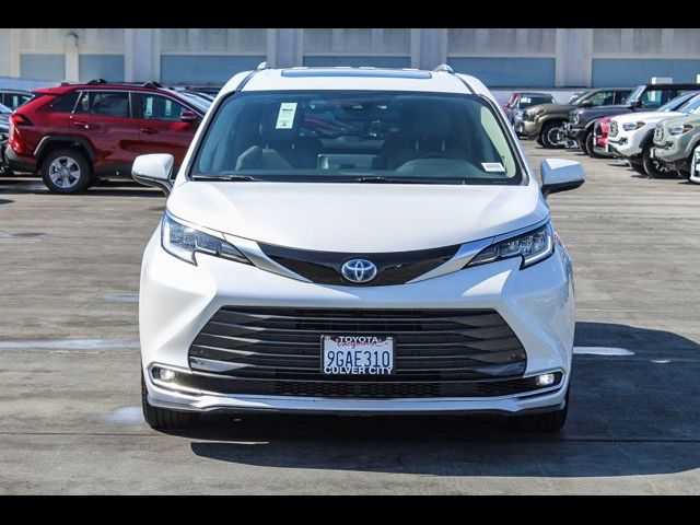 2023 Toyota Sienna Limited