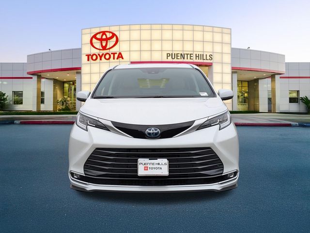 2023 Toyota Sienna Limited